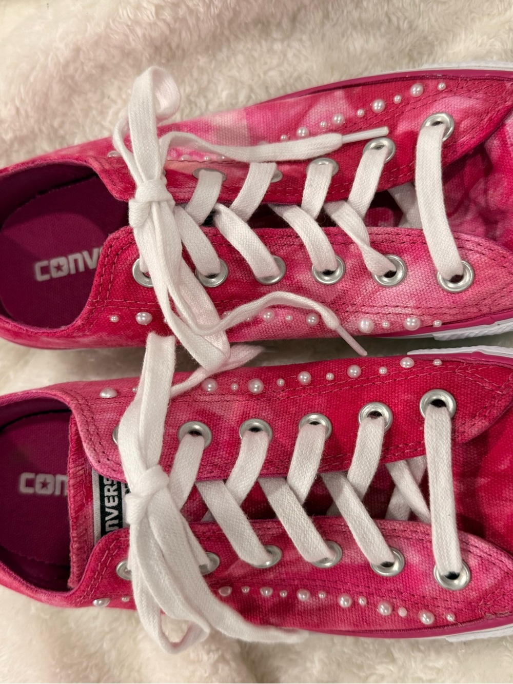 Converse womenHot Pink Pearl-Embellished Low Top Sneakers
